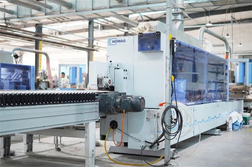 三峰整家定制 采用ENF級(jí)板材與先進(jìn)機(jī)械設(shè)備，打造健康環(huán)保家居